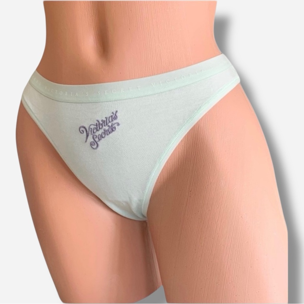 🌸New🌸 Medium Victoria’s Secret thong panty